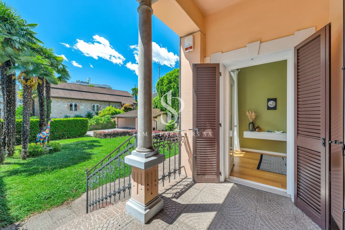 8 rooms single house