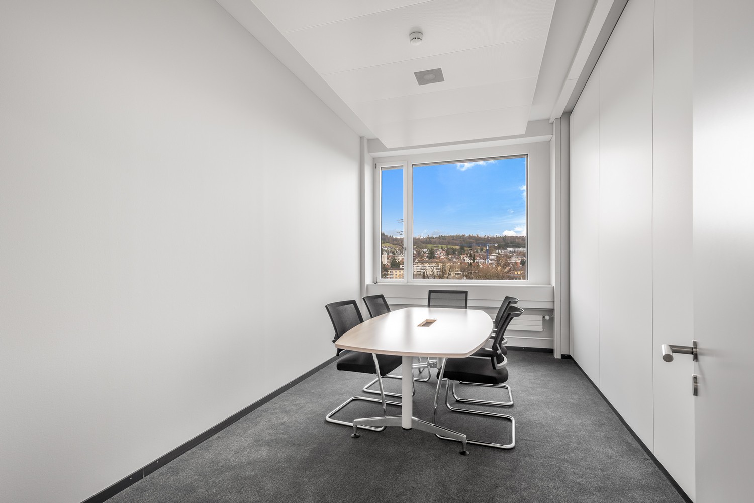 307m² office