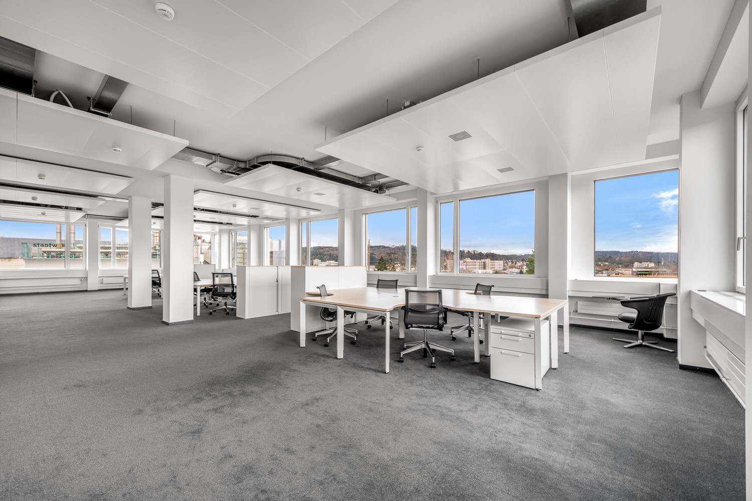 307m² office
