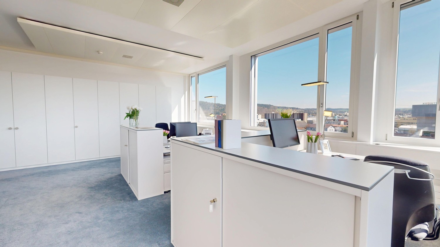307m² office