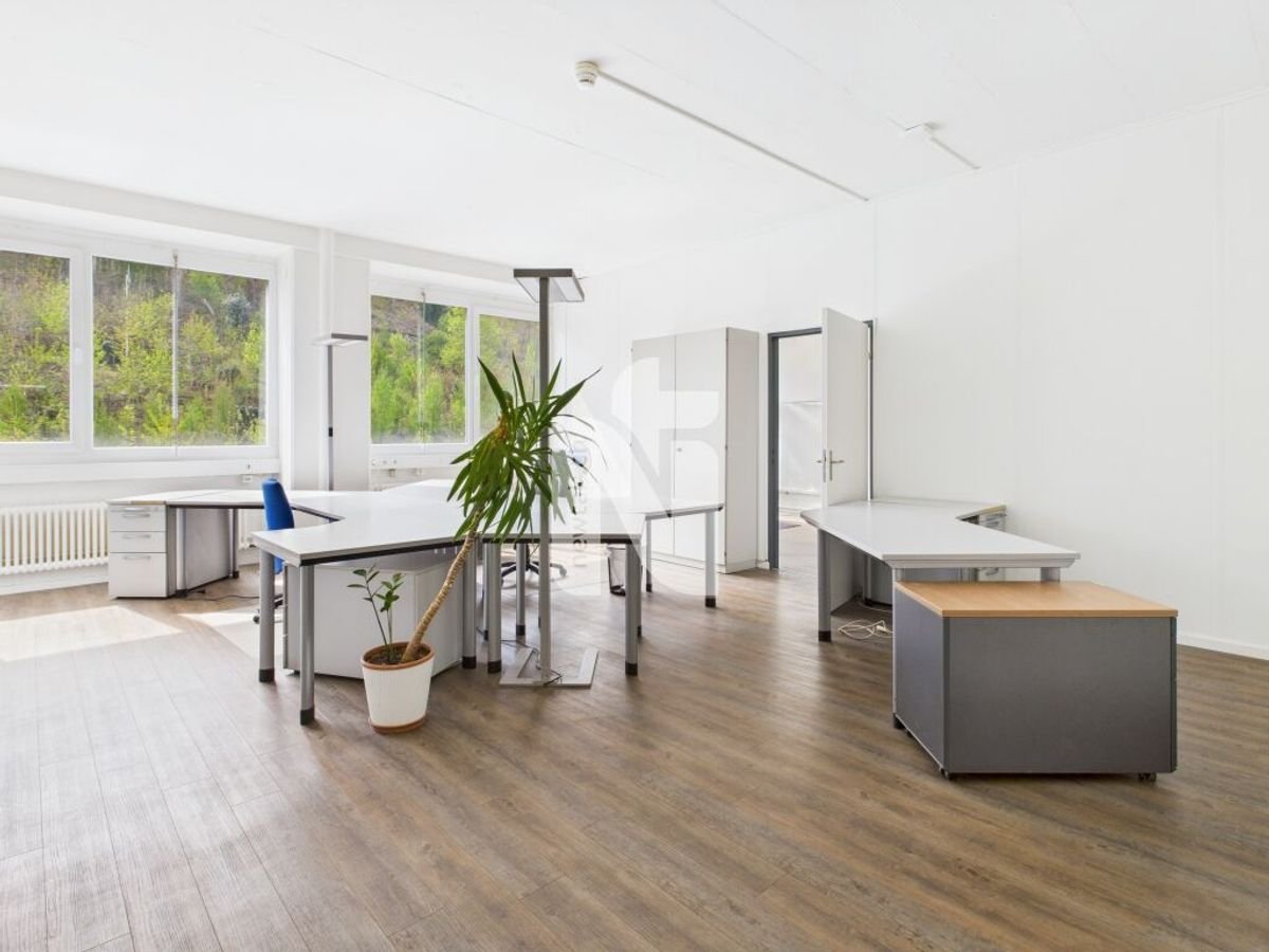 600m² office