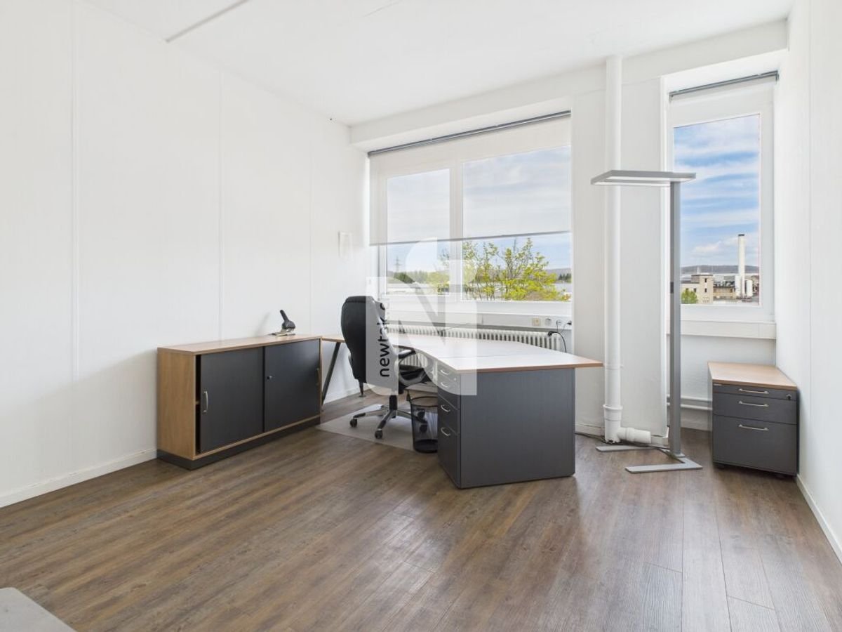 600m² office