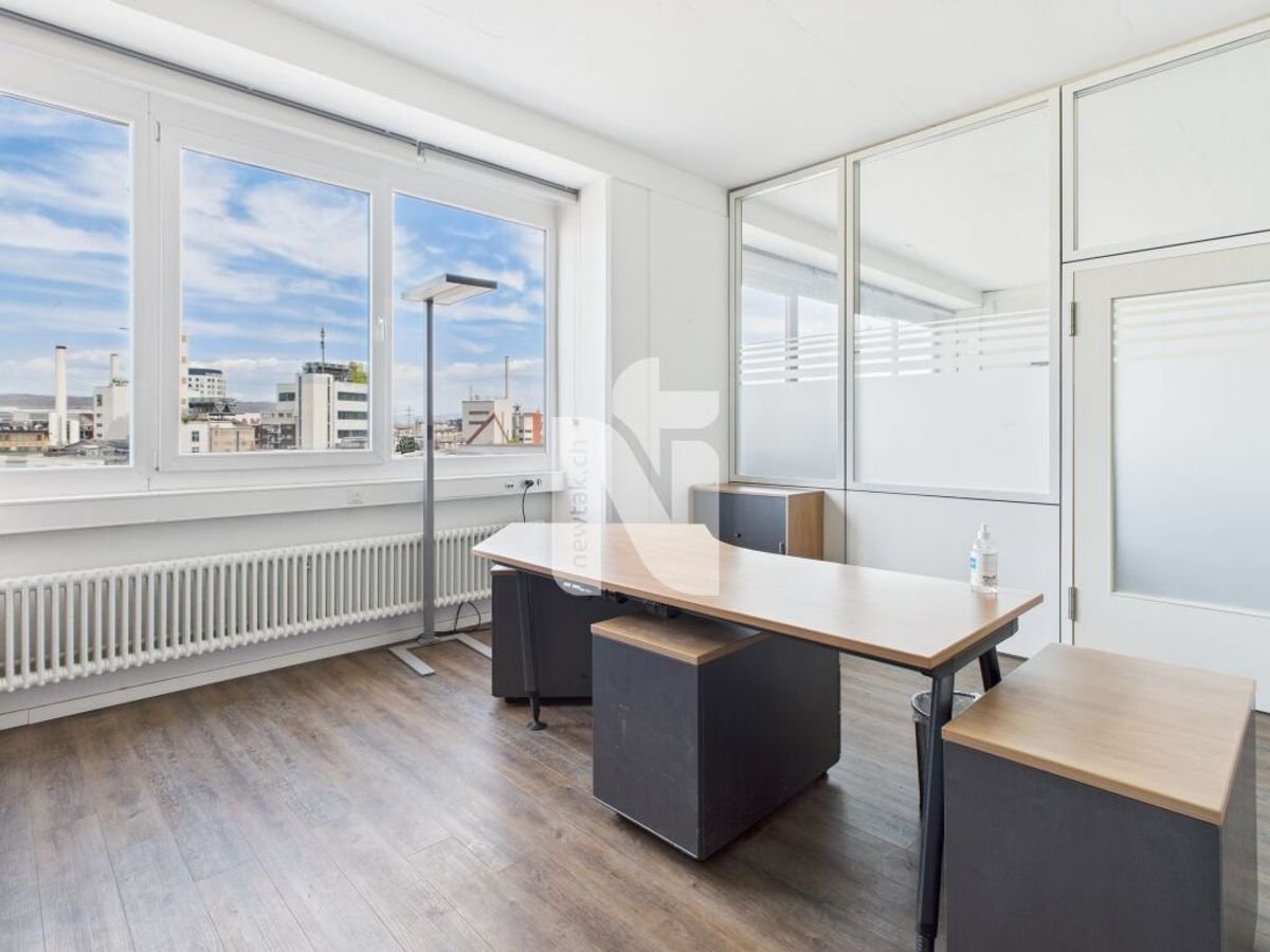 600m² office