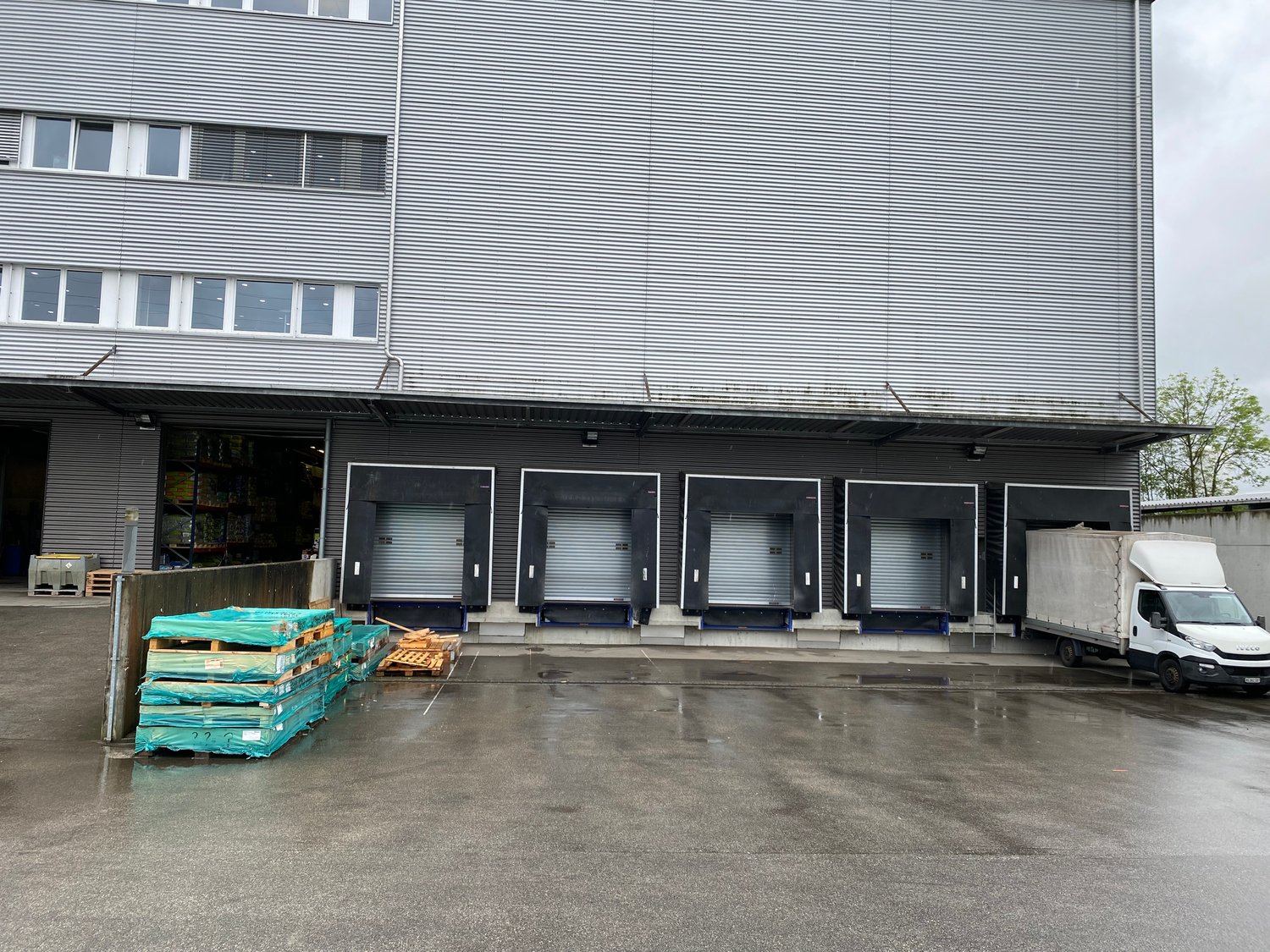 713m² commercial