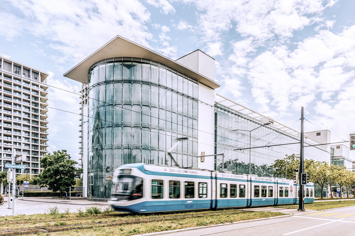 1482m² office