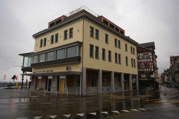 80m² office