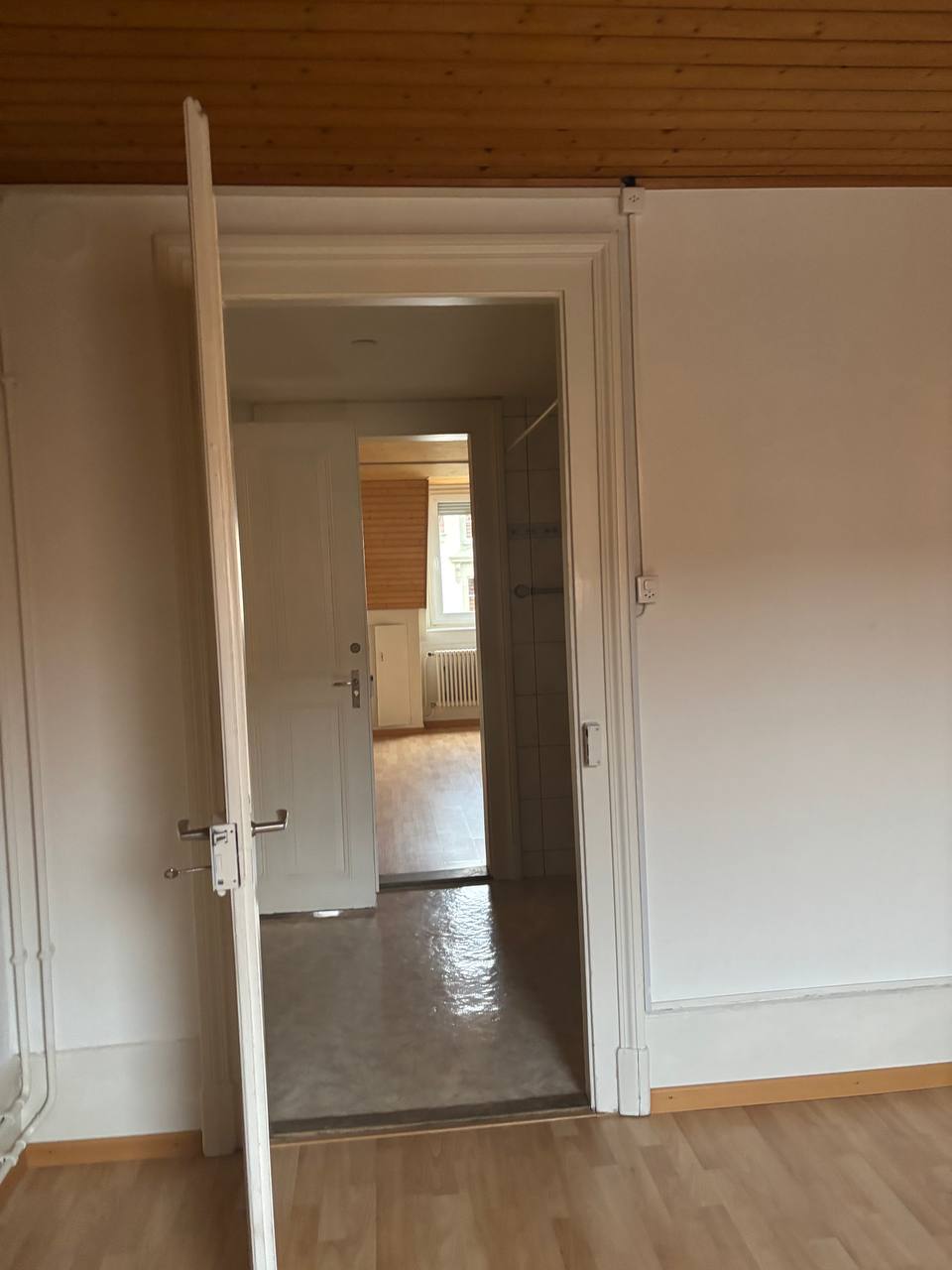 Room in Bern-Länggasse available

In my spacious apartment in Länggasse, one or two rooms are available. The apartment offers plenty of space and is well connected to the university and the center.

I am 28, work and study, and am currently living alone. I am looking for uncomplicated, clean, and re