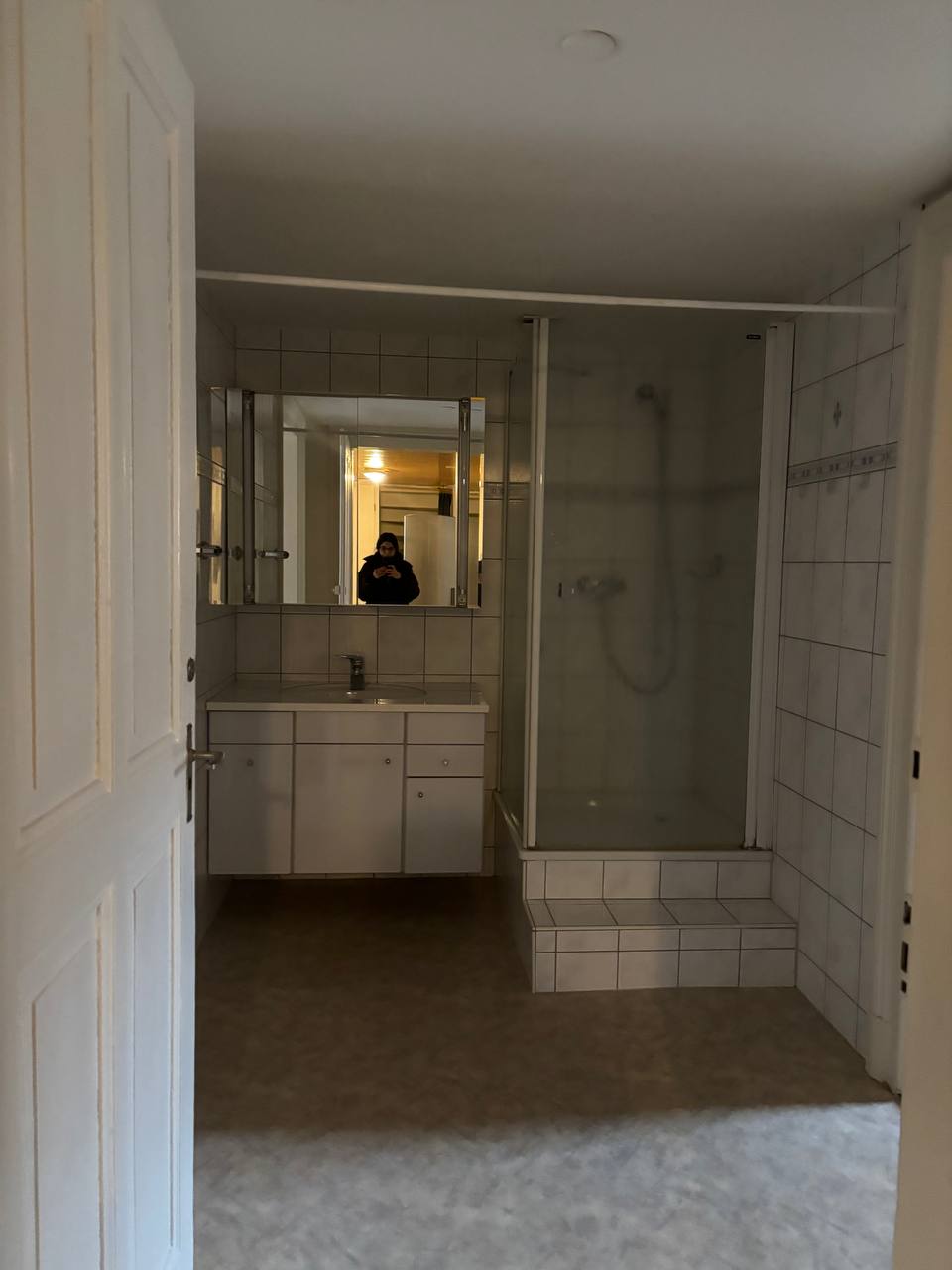Room in Bern-Länggasse available

In my spacious apartment in Länggasse, one or two rooms are available. The apartment offers plenty of space and is well connected to the university and the center.

I am 28, work and study, and am currently living alone. I am looking for uncomplicated, clean, and re
