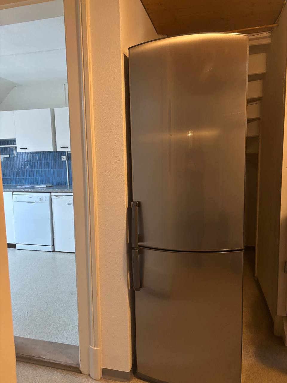 Room in Bern-Länggasse available

In my spacious apartment in Länggasse, one or two rooms are available. The apartment offers plenty of space and is well connected to the university and the center.

I am 28, work and study, and am currently living alone. I am looking for uncomplicated, clean, and re