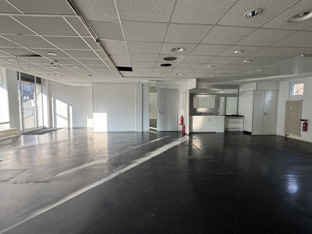 negozio di 107m²