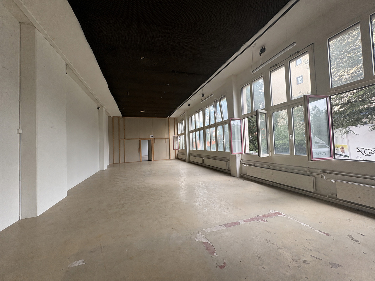 154m² commerciale