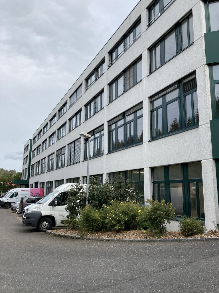 1562m² commerciale