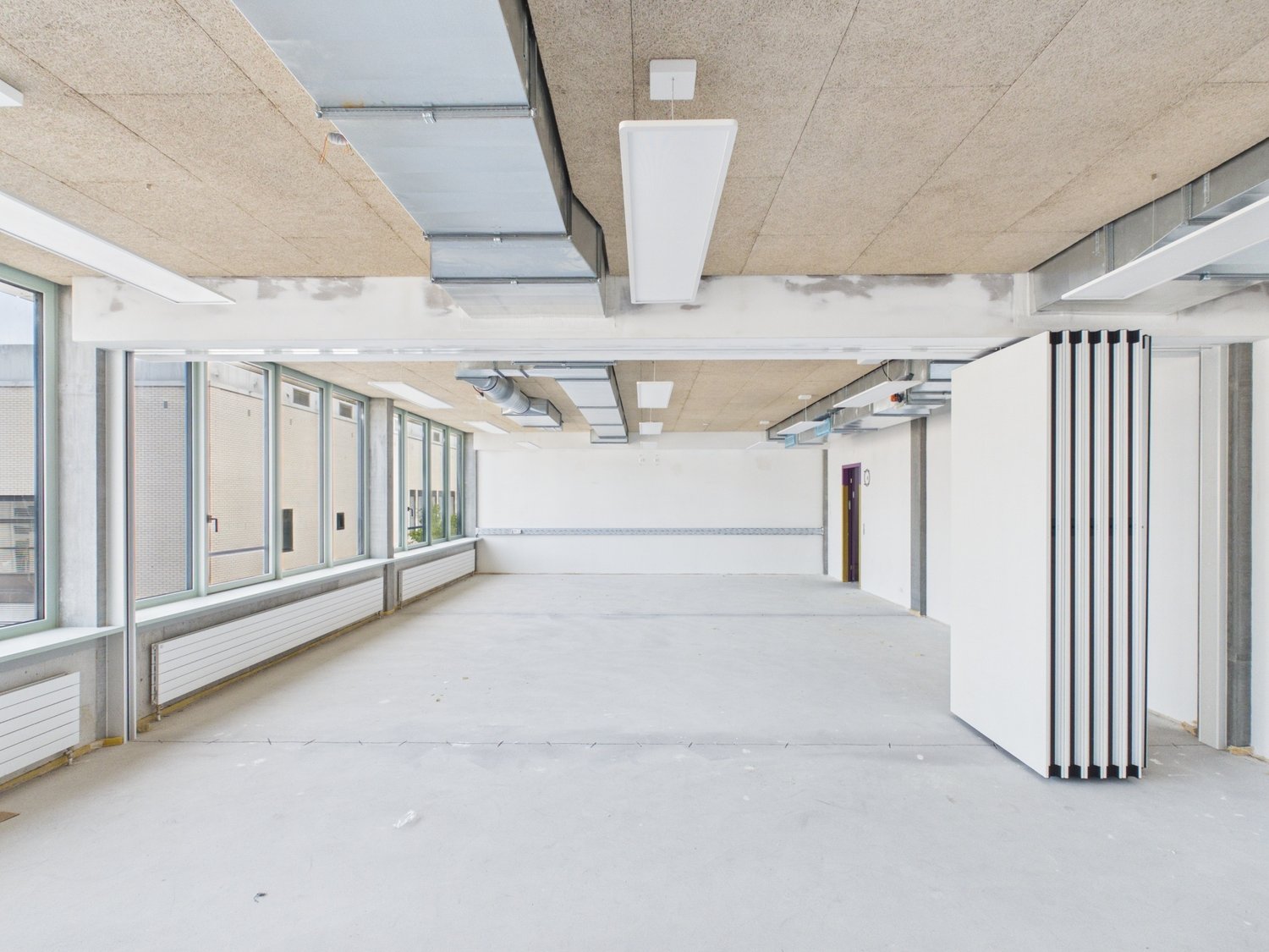 1537m² office