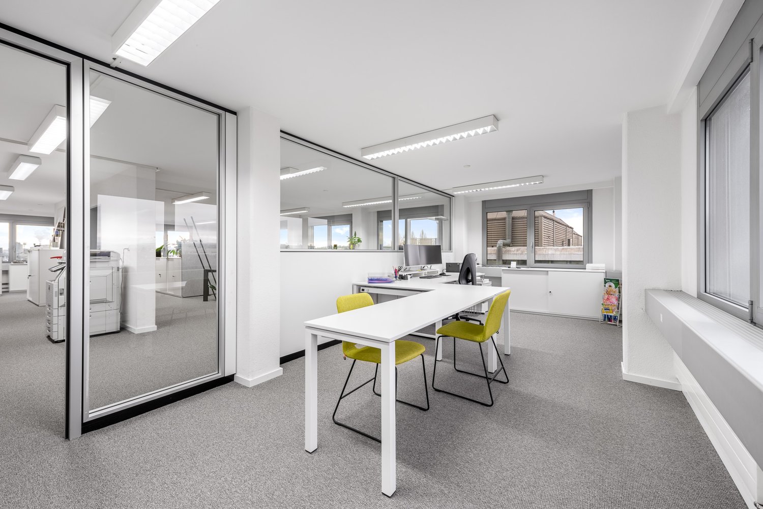 153m² office