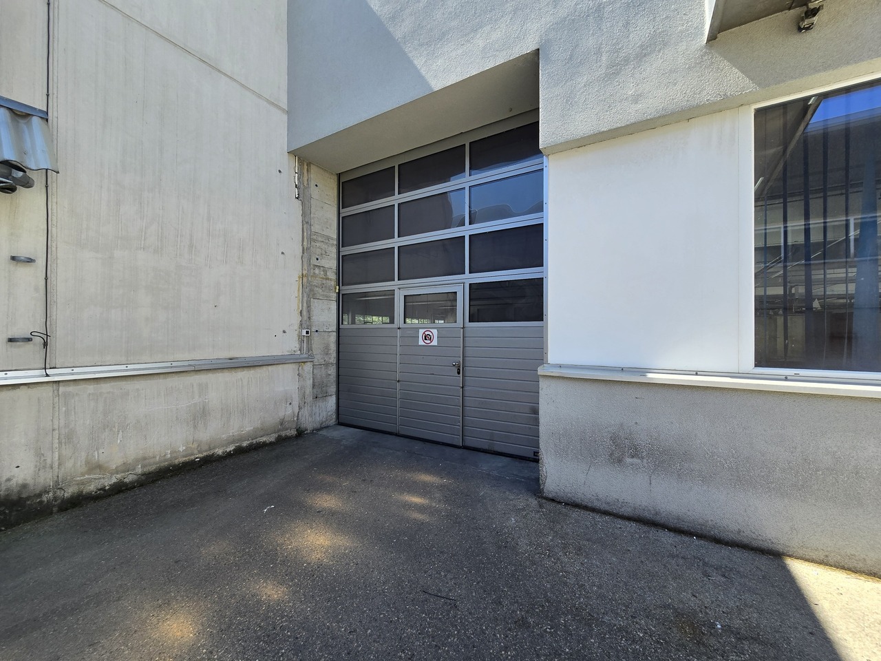 1066m² industrial object