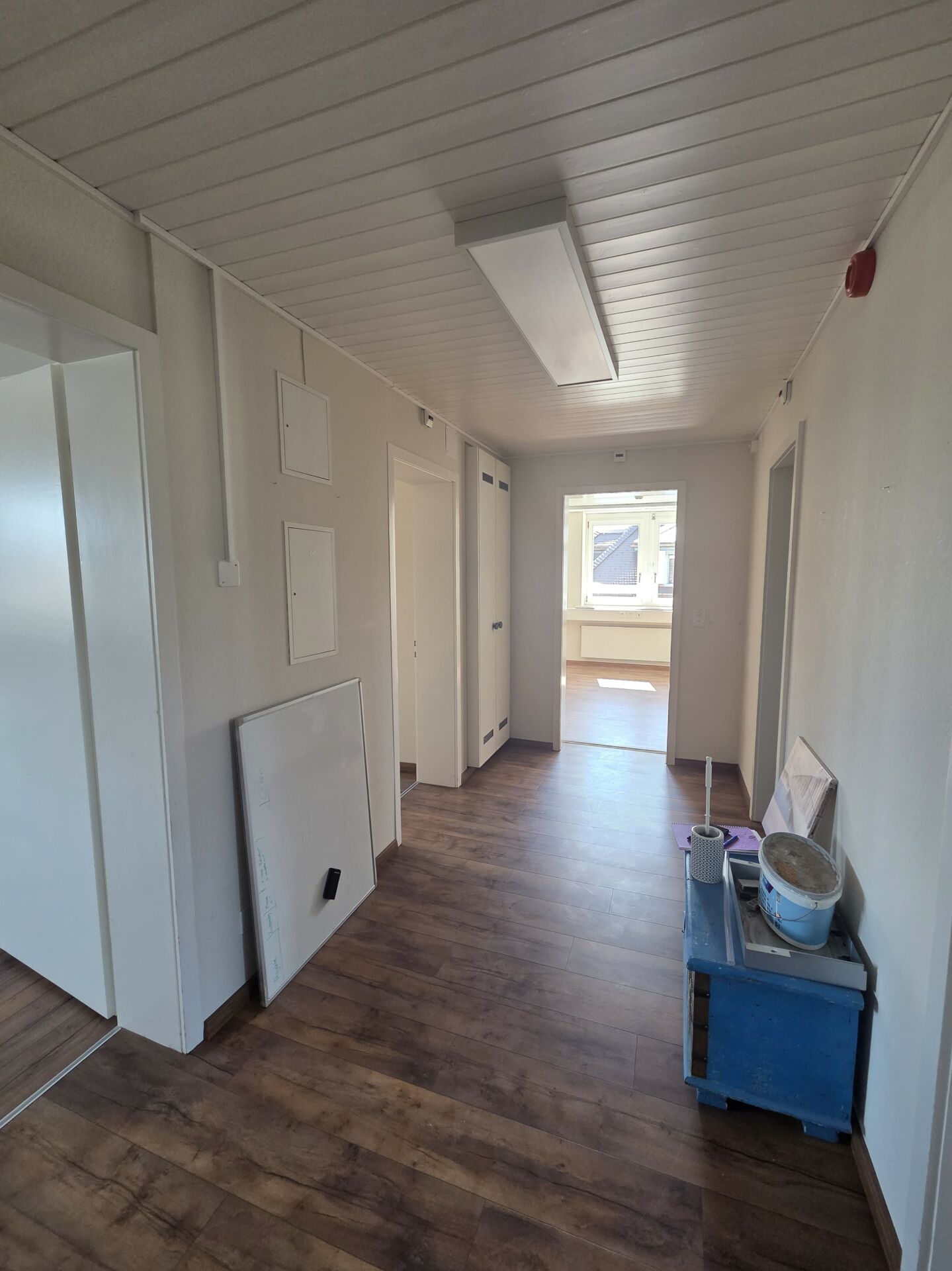 87m² office