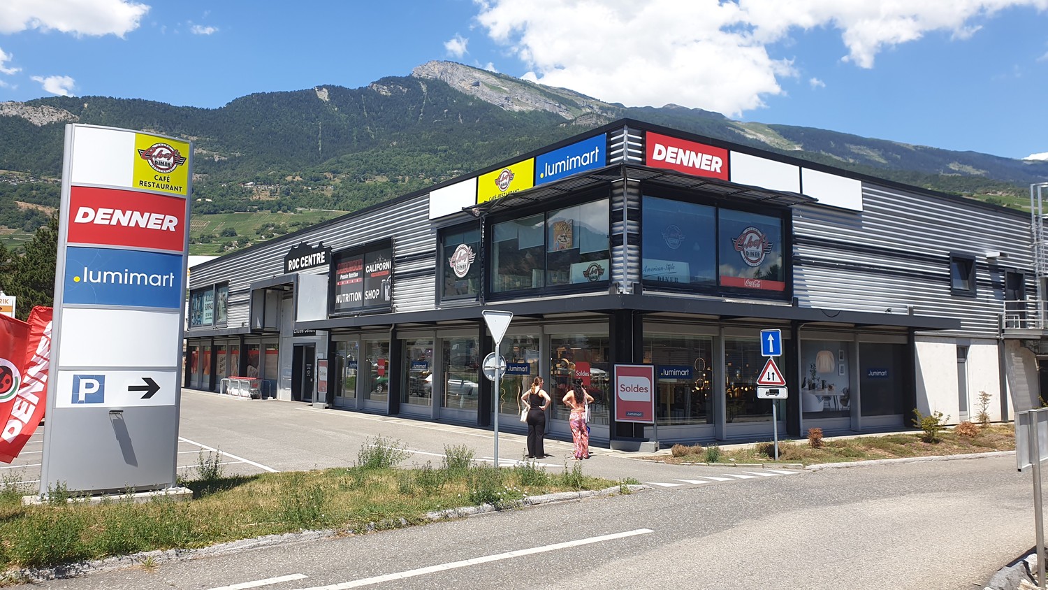 293-1665m² negozio