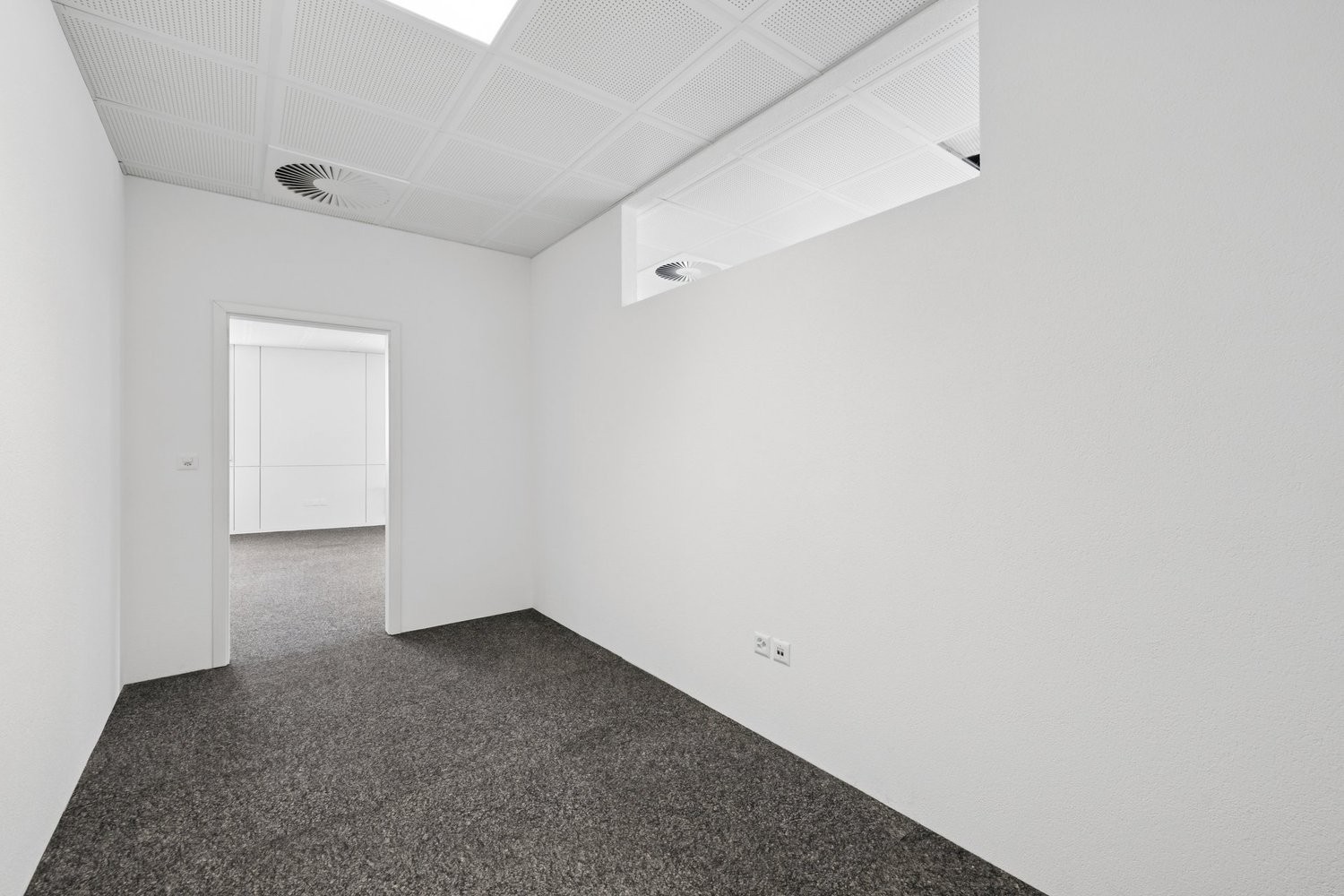 155m² office