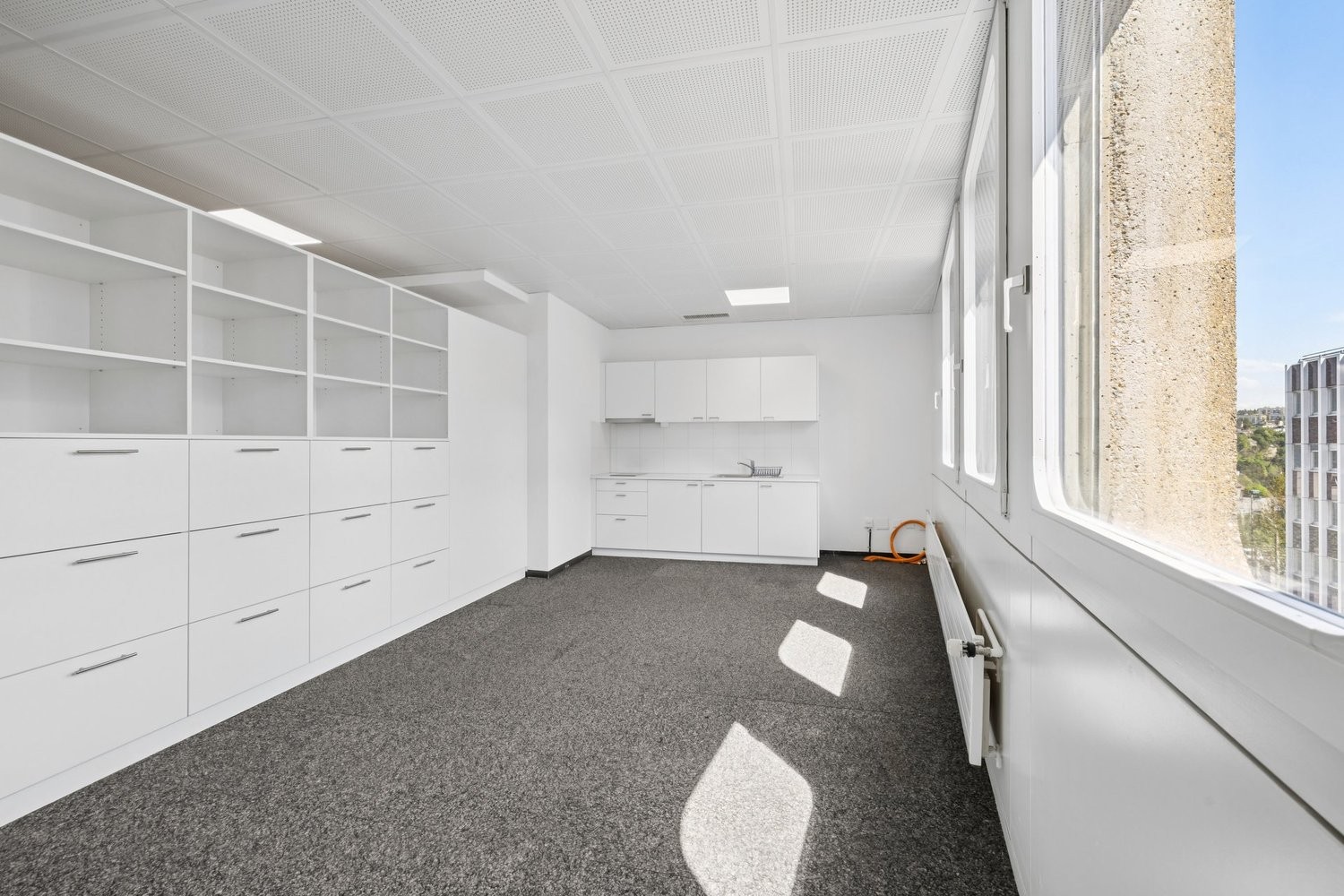 155m² office