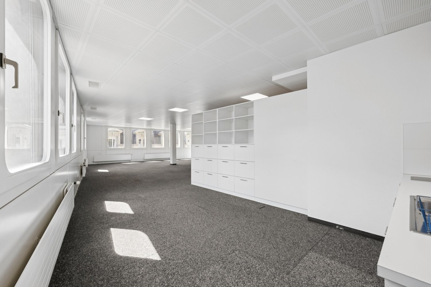 155m² office
