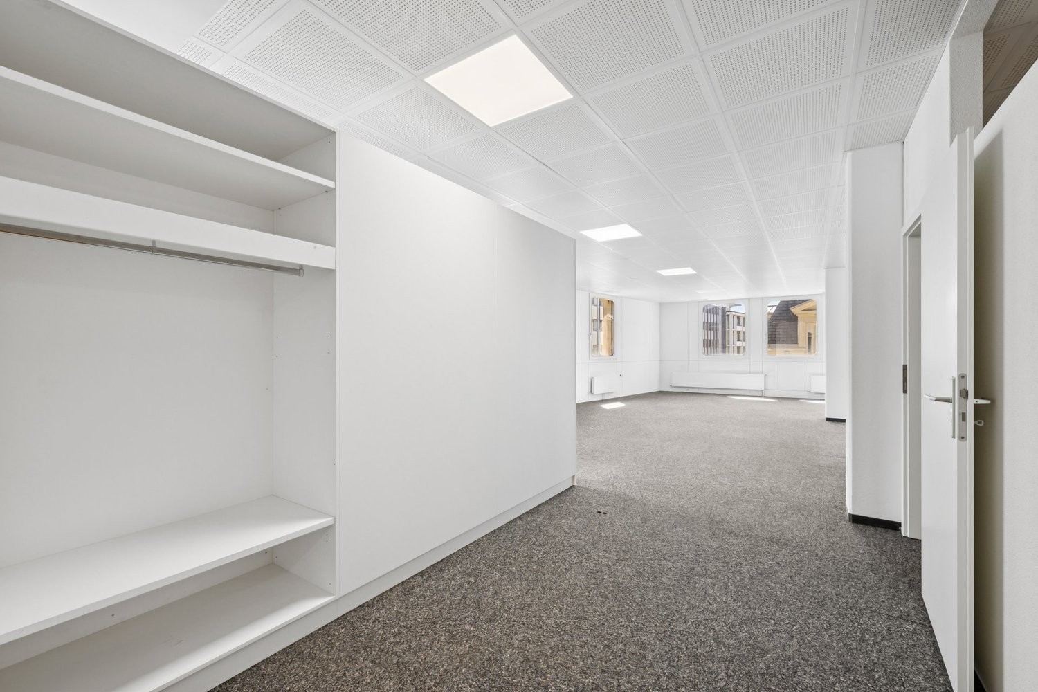 155m² office
