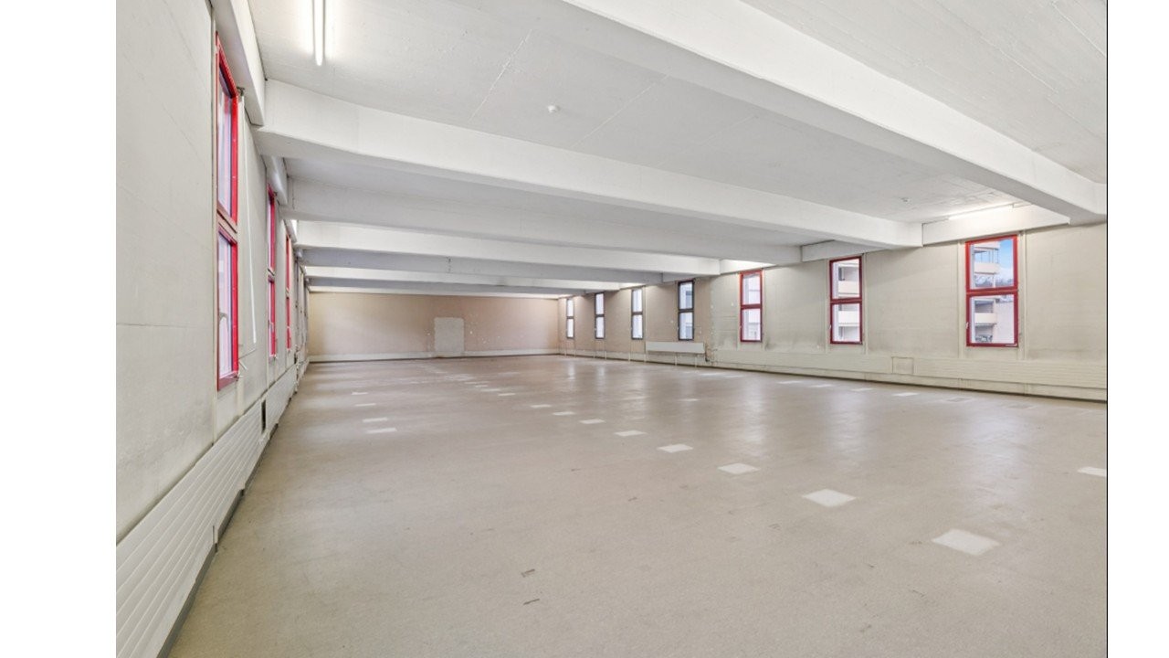 194m² office