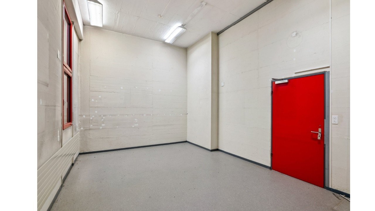 194m² office