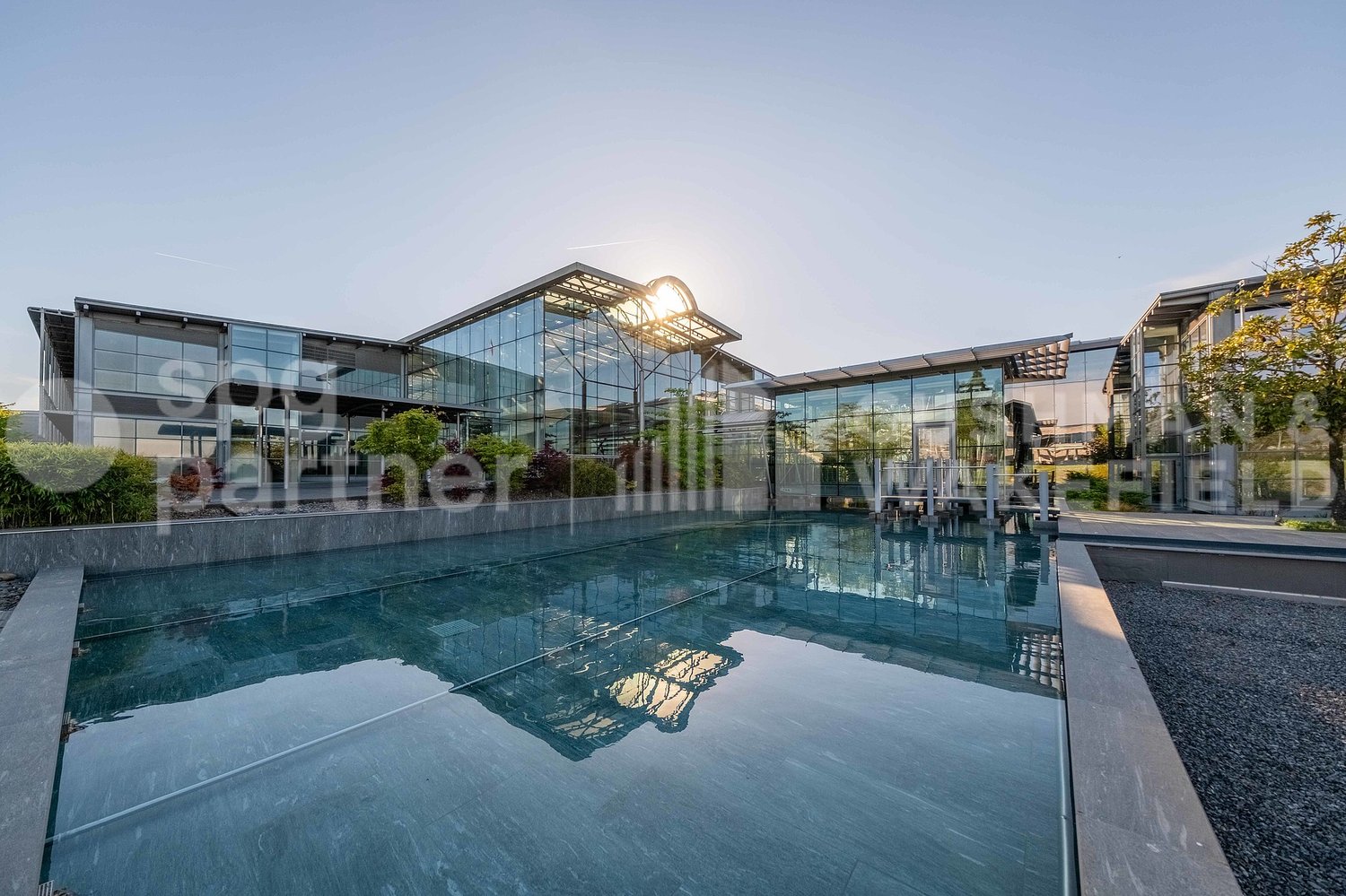 2930m² office
