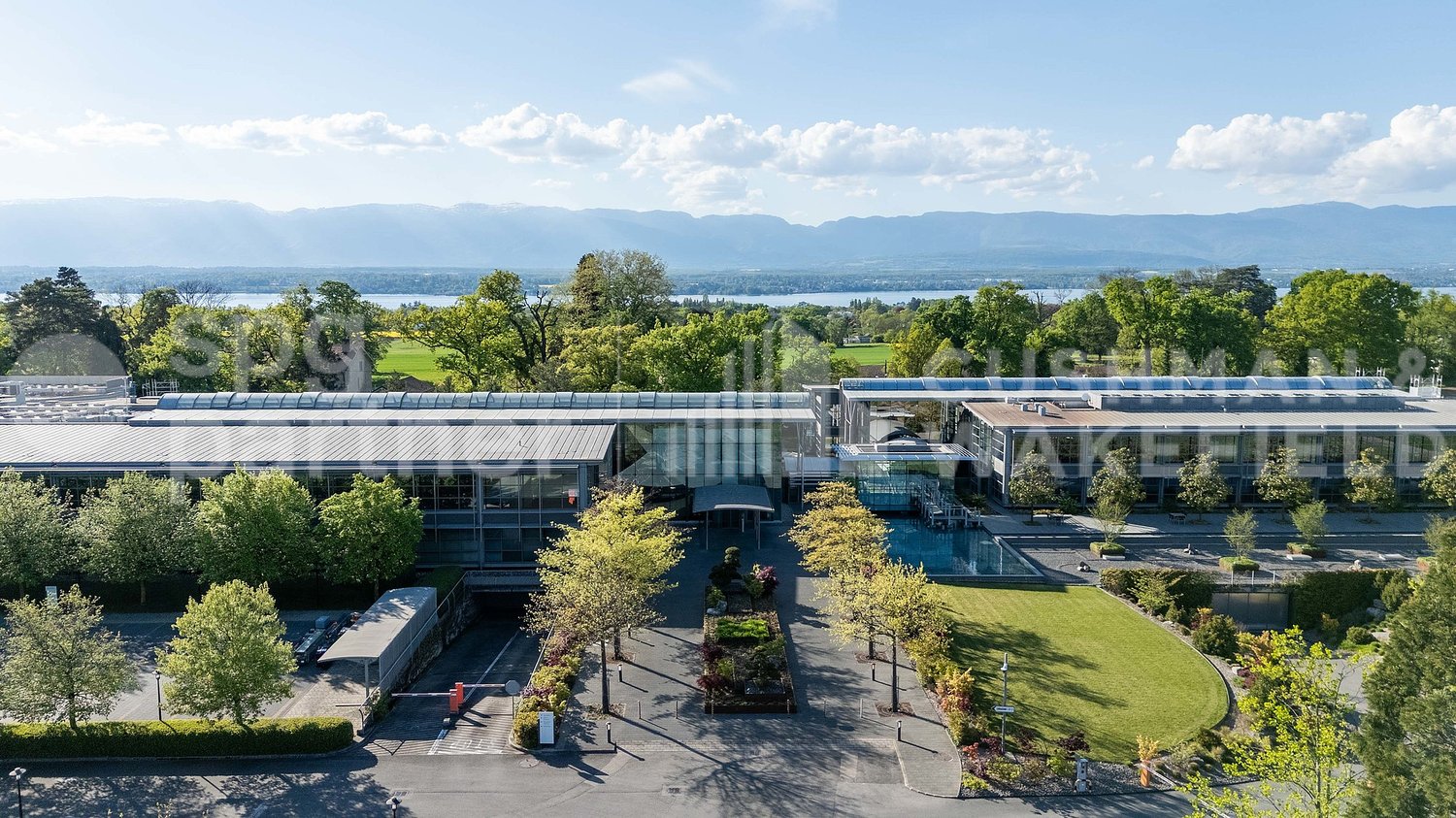 2930m² office