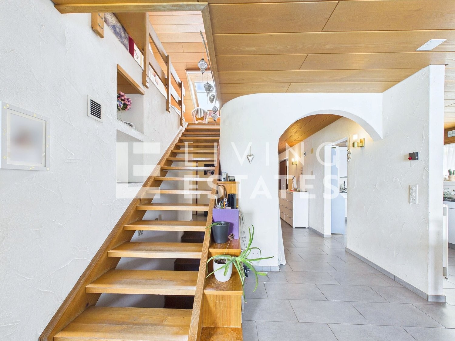 8 ½ rooms single house