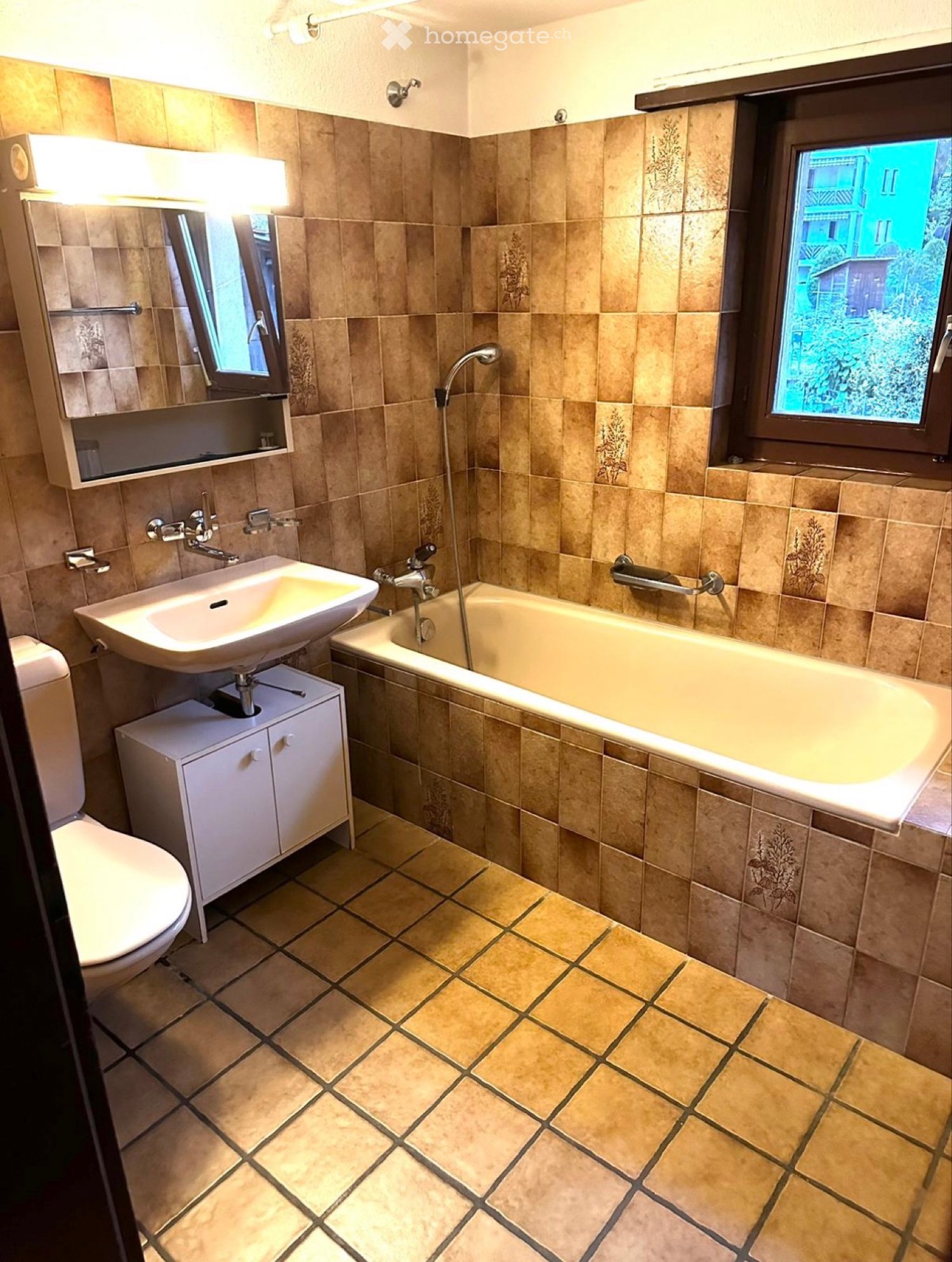 5 rooms apartment
