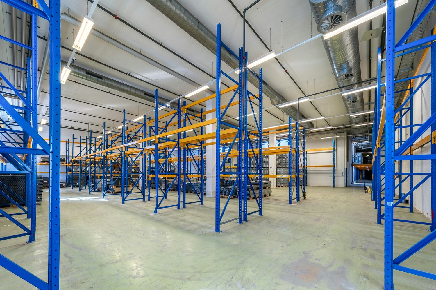 2500m² commerciale