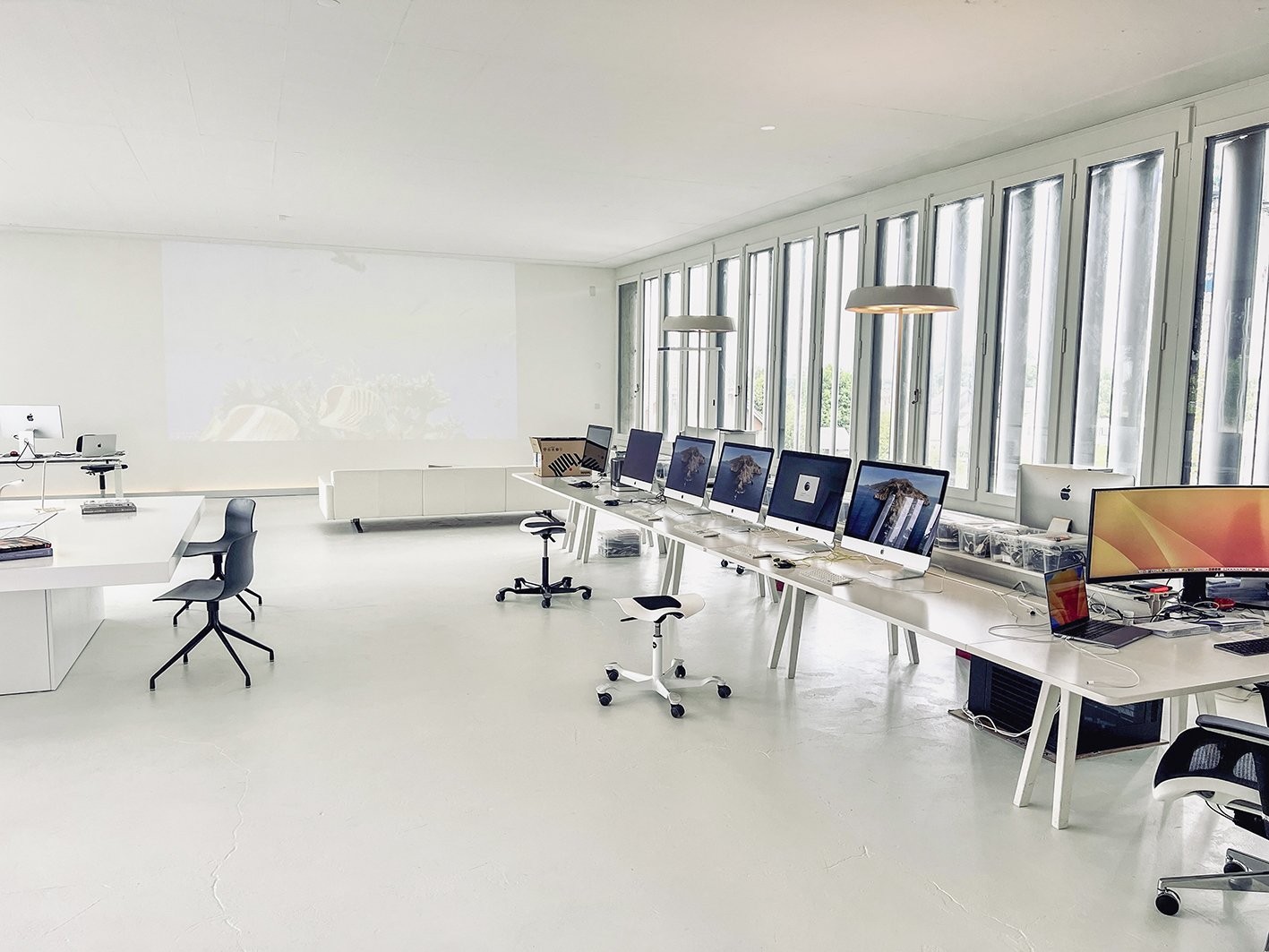 144m² office