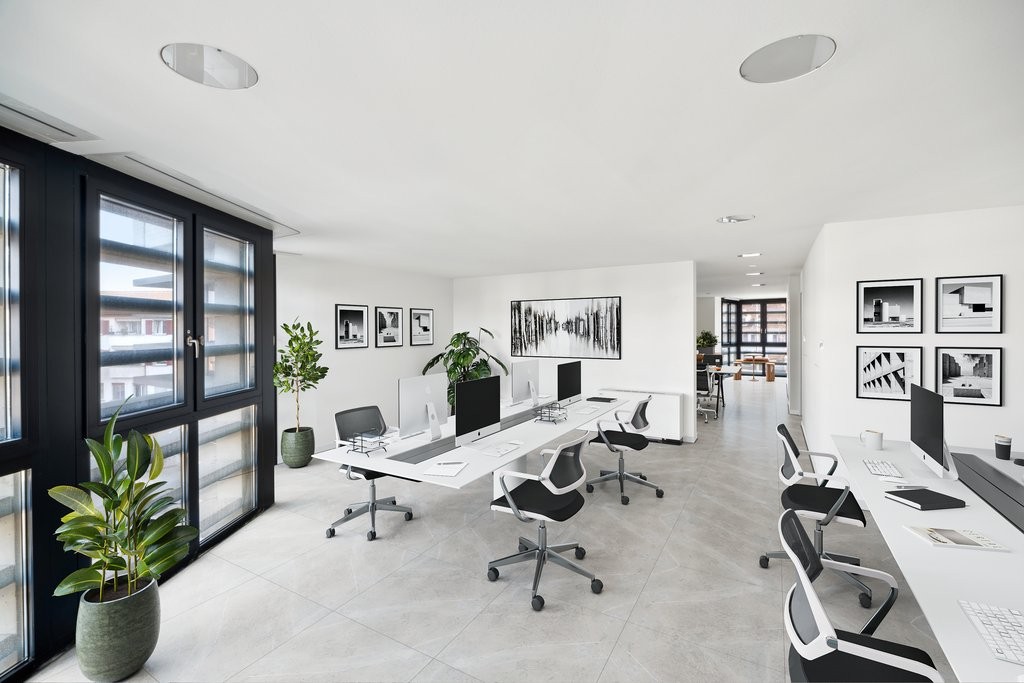225m² commercial