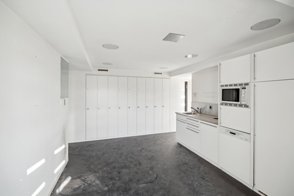 225m² commercial