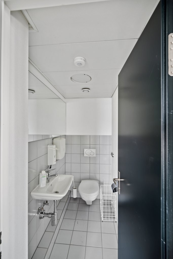 225m² commercial