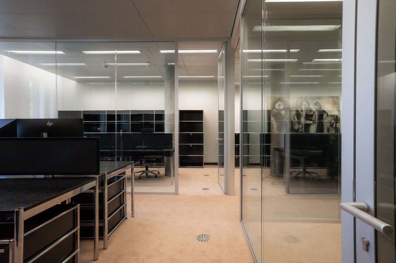74m² office