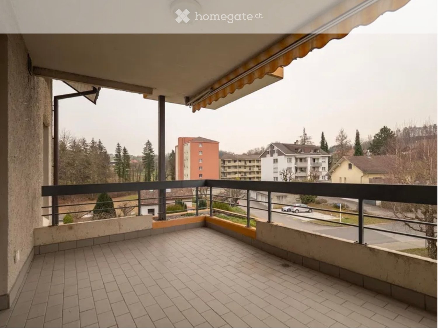 5 rooms apartment