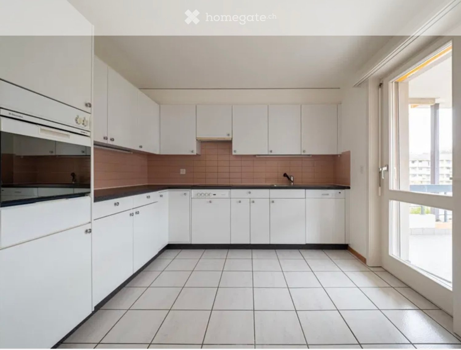 5 rooms apartment