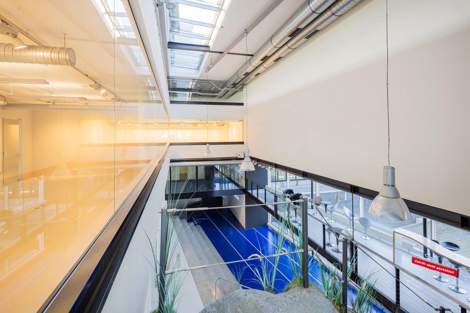 58m² office