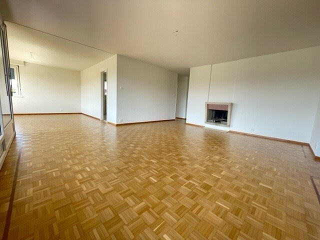 6 rooms apartment