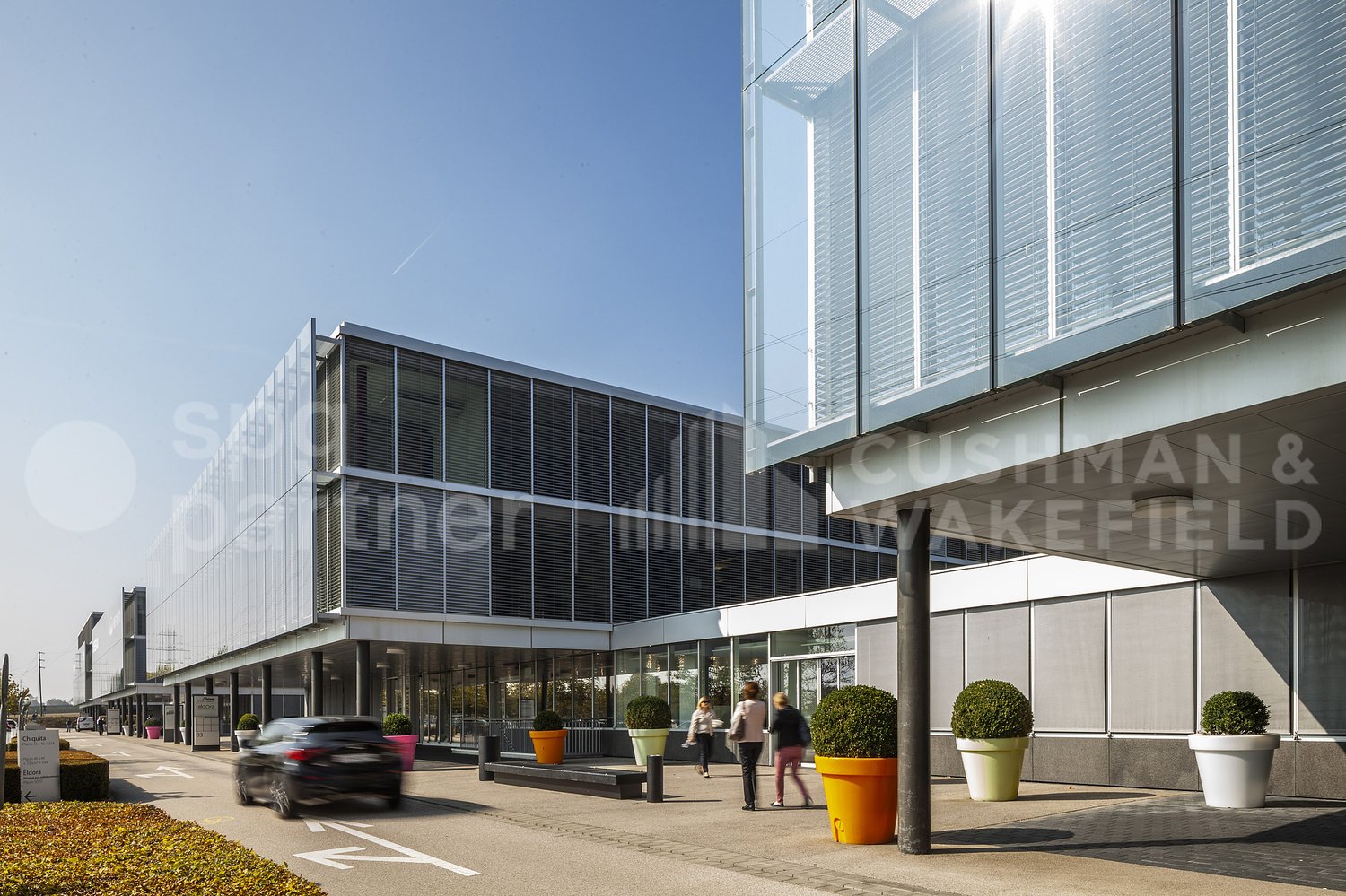 5000m² office