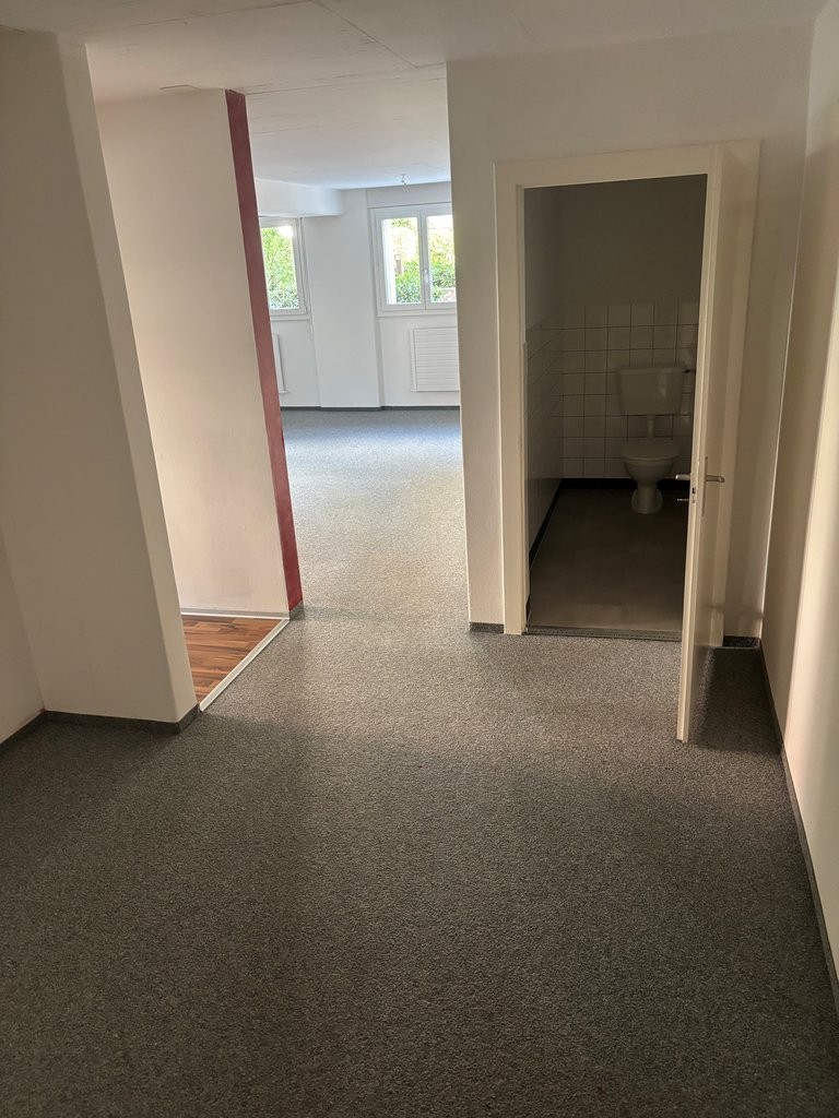 70m² commercial