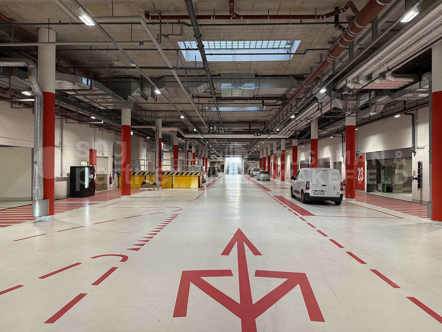 500m² office