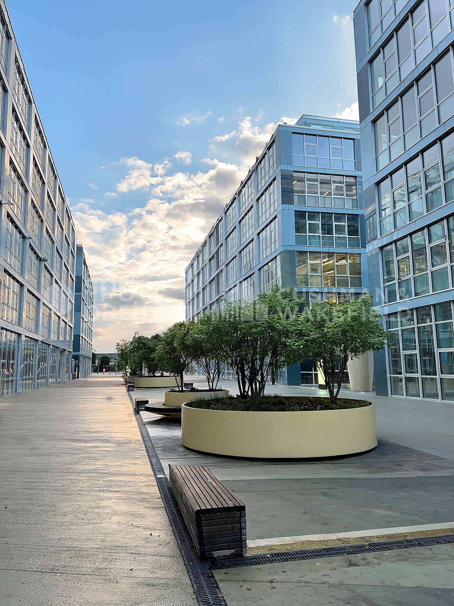 500m² office