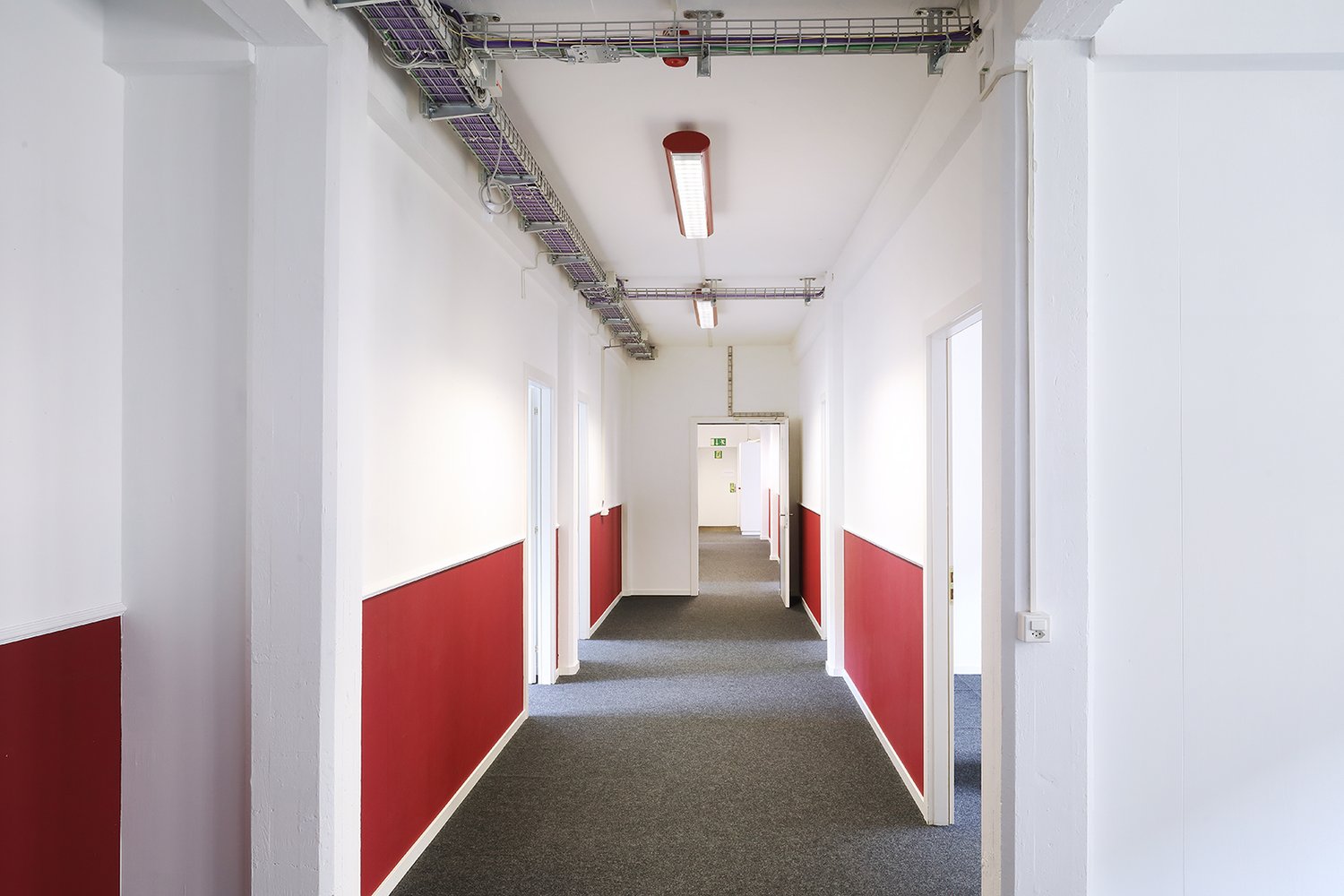281m² office