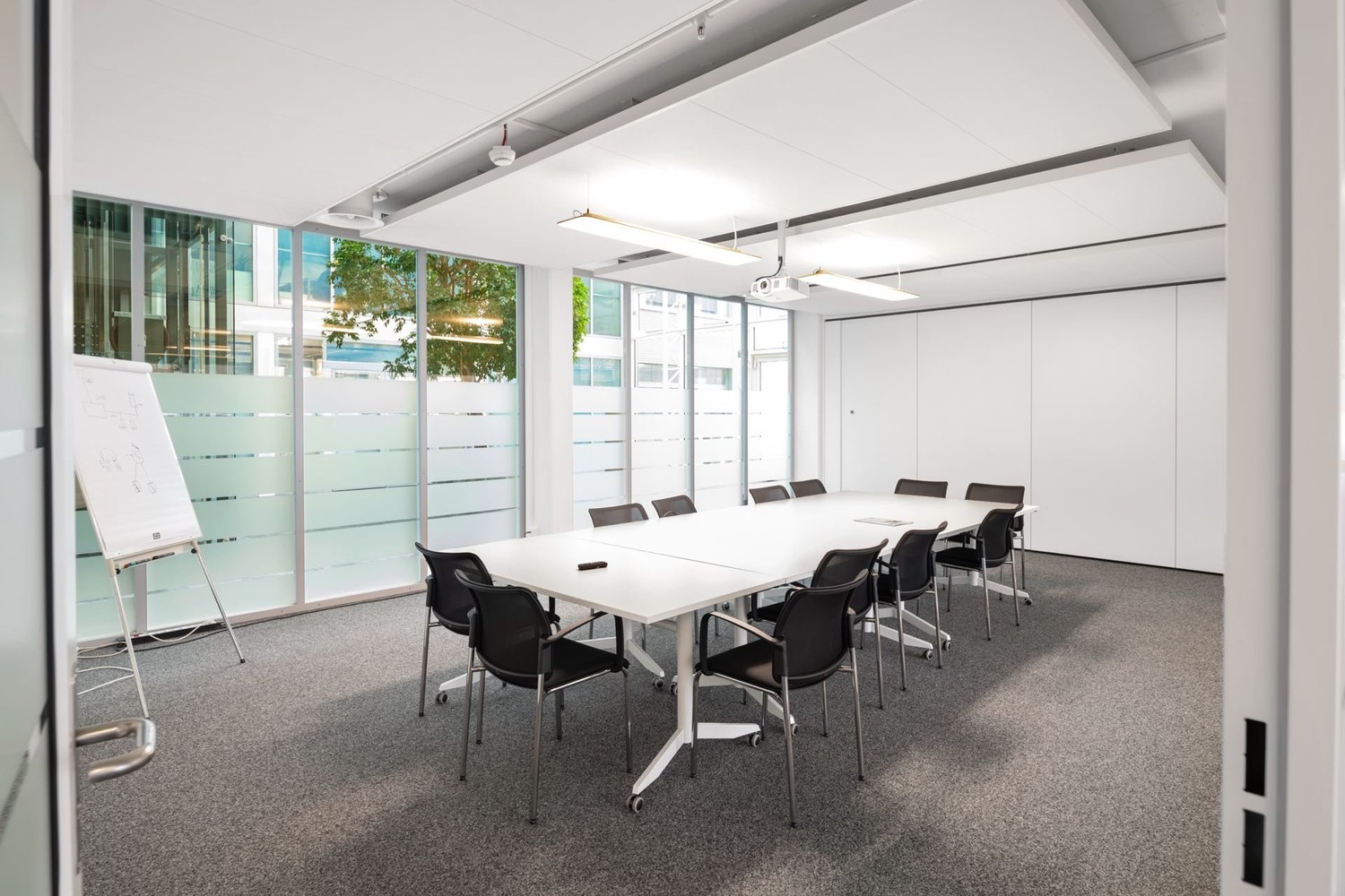 402m² office