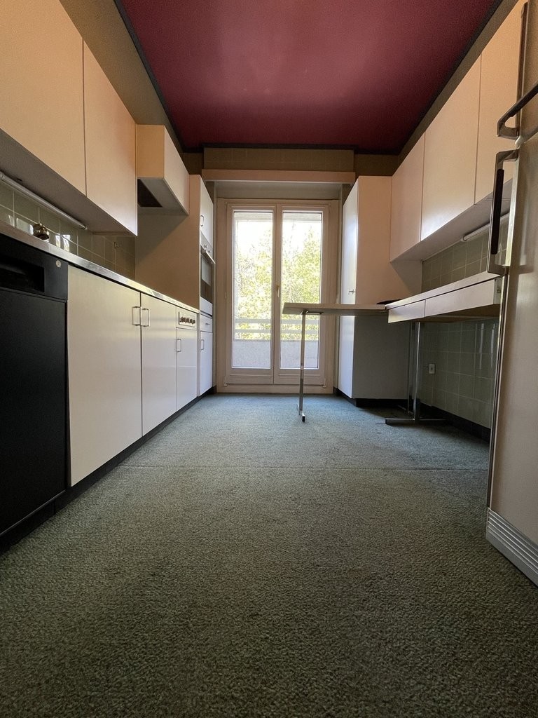 6 rooms apartment