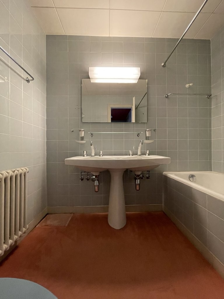 6 rooms apartment