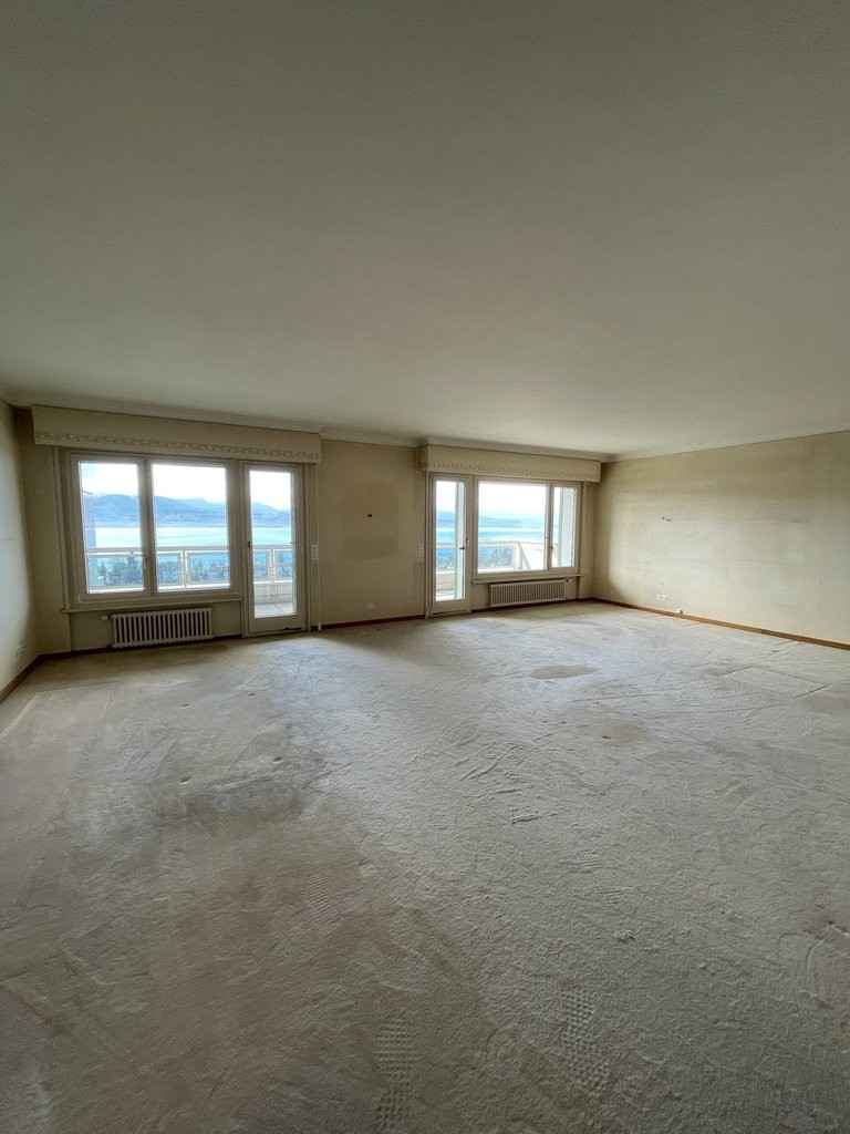 6 rooms apartment